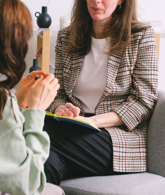 psiquiatra e paciente em consulta psiquiatra e paciente em consulta